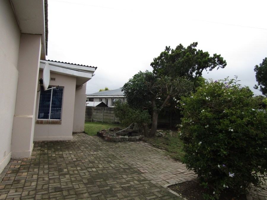 4 Bedroom Property for Sale in Humansdorp Eastern Cape